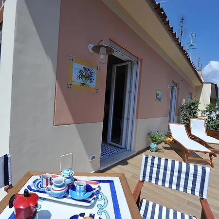 Maison d'hôtes Maison Lauren 2*